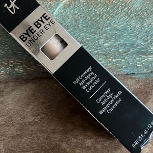 It cosmetics bye bye under eye concealer. Medium 2.0 (N)